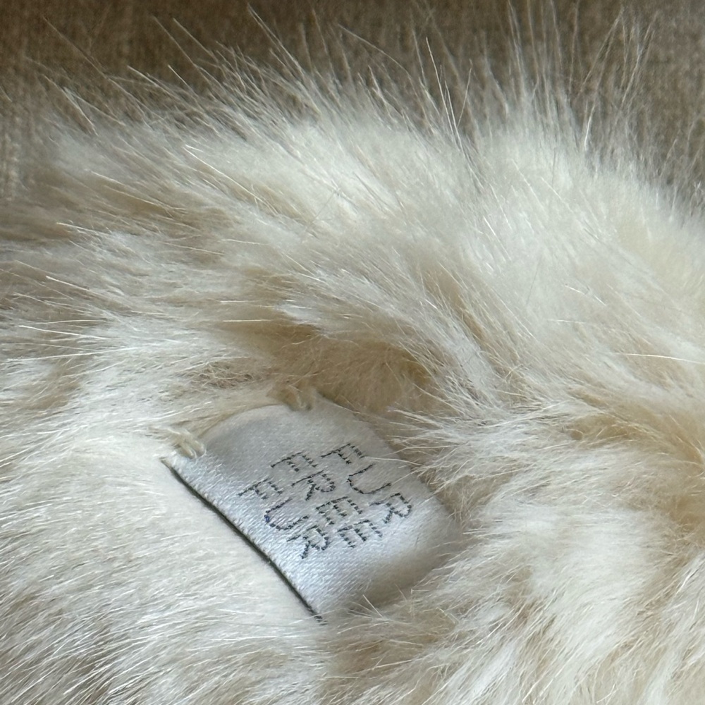 STELLA McCARTNEY “Cool Cat” Faux Fur Monster Puff Bag Charm Key Chain, NWT & Box - Picture 4 of 5